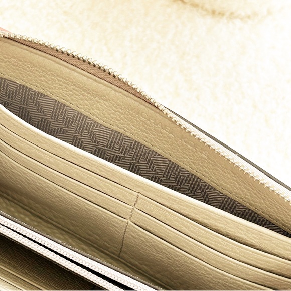 MICHAEL KORS Adele Double Zip Wallet *AUTHENTIC - Picture 10 of 12